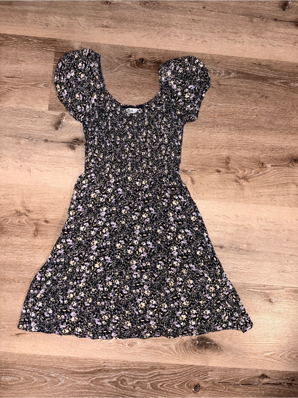 Hollister Black Floral Puff-Sleeve Smocked Dress